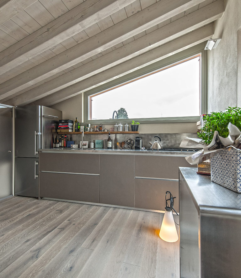 [Deco] Ático abuhardillado muy ecléctico en Italia – Virlova Style