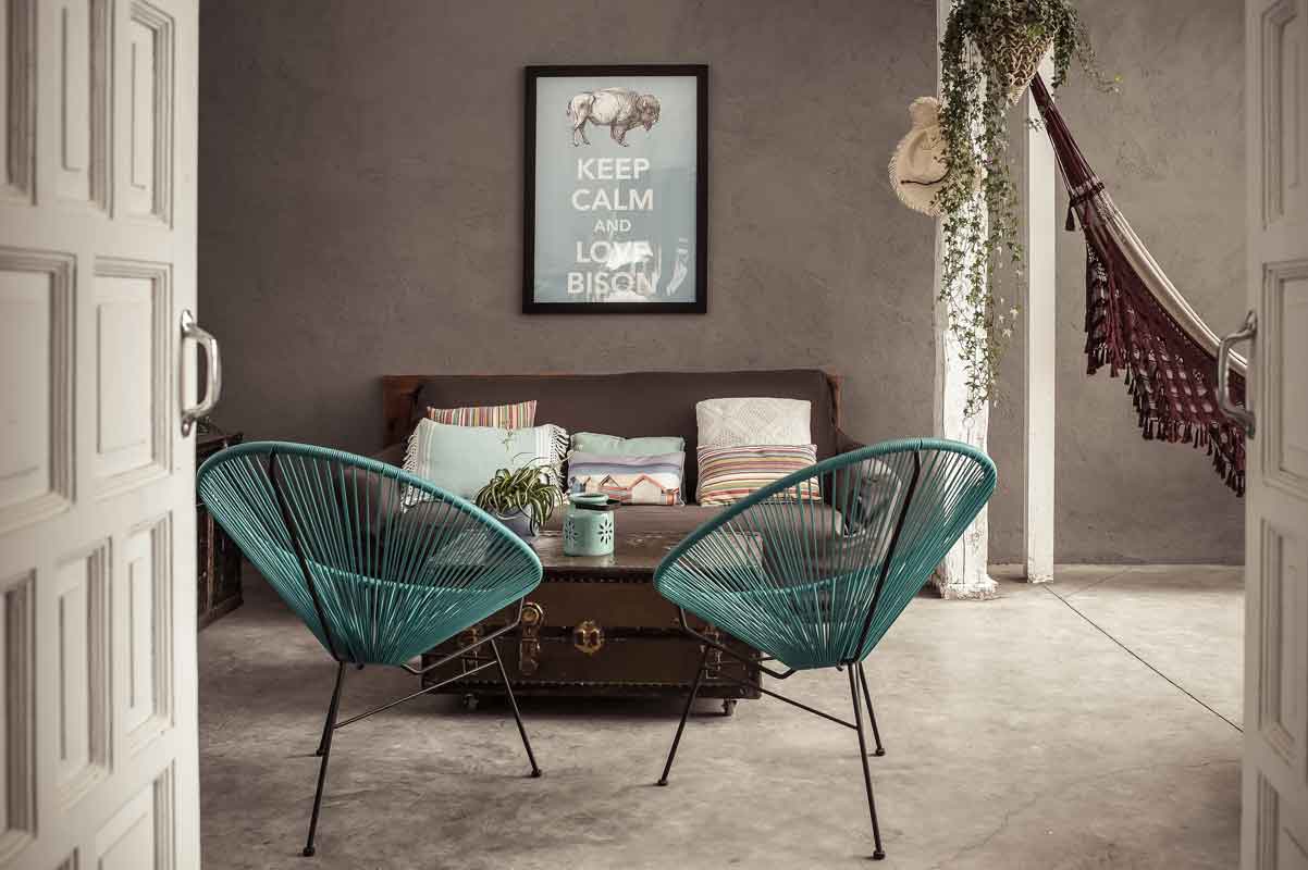 Reforma con carácter y vigas de madera encaladas – Virlova Style